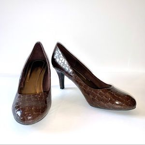 Comfort plus Heels - Size 9